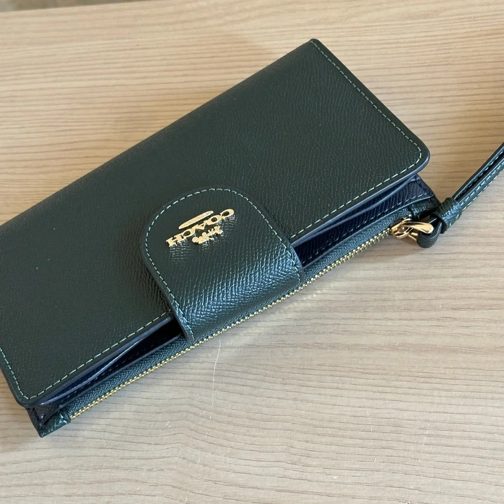 Coach - Picture 11 of 13